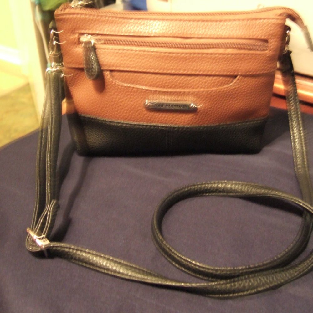 STONE MOUNTAIN THICK PEBBLED LEATHER CROSSBODY HANDBAG